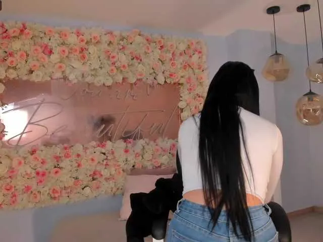 Live sex webcam photo for KateSunder #275716987
