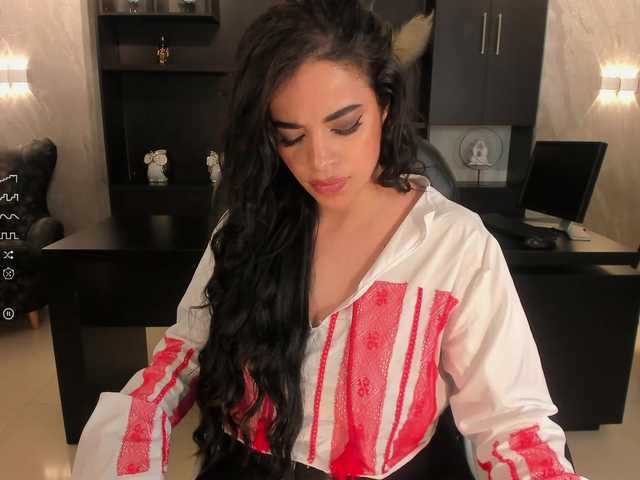 Live sex webcam photo for KateSunder #276588735