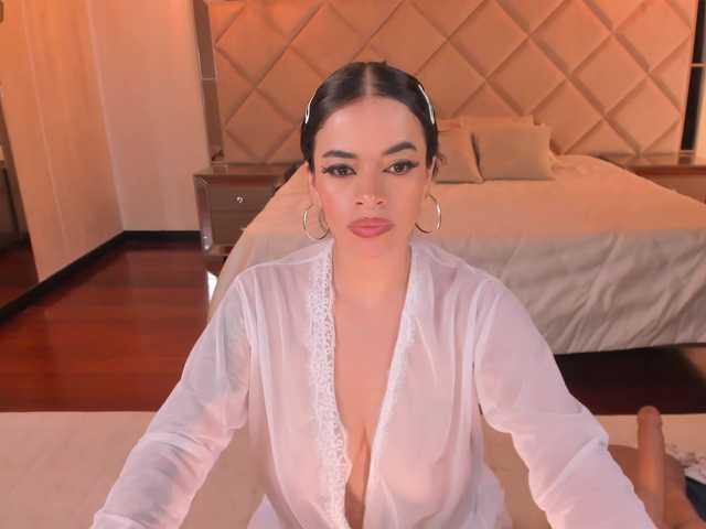 Live sex webcam photo for KateSunder #277490150