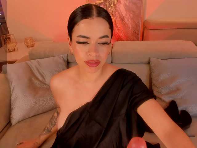 Live sex webcam photo for KateSunder #278220744