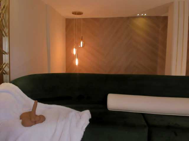 Live sex webcam photo for KateSunder #290452293