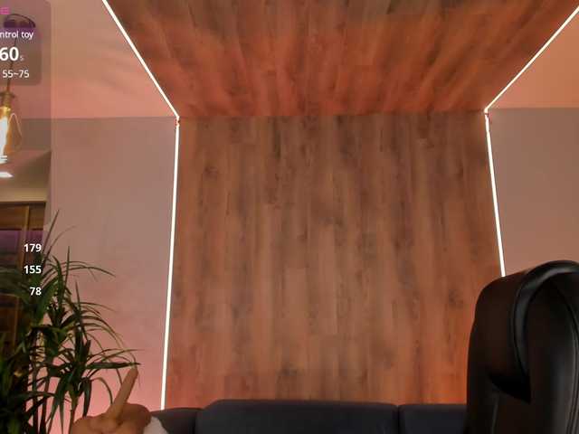 Live sex webcam photo for KateSunder #290614493