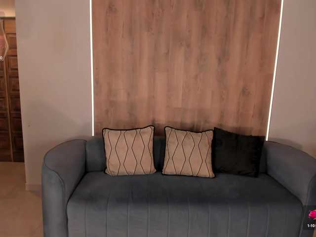 Live sex webcam photo for KateSunder #291238644