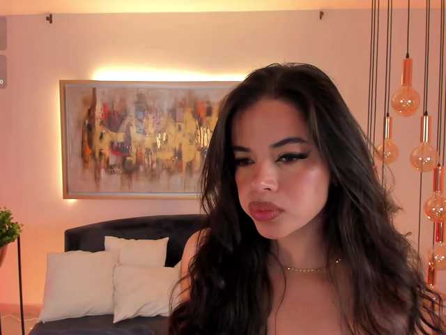 Live sex webcam photo for KateSunder #291537286