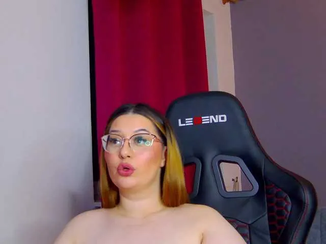 Live sex webcam photo for KateWalker #277707335
