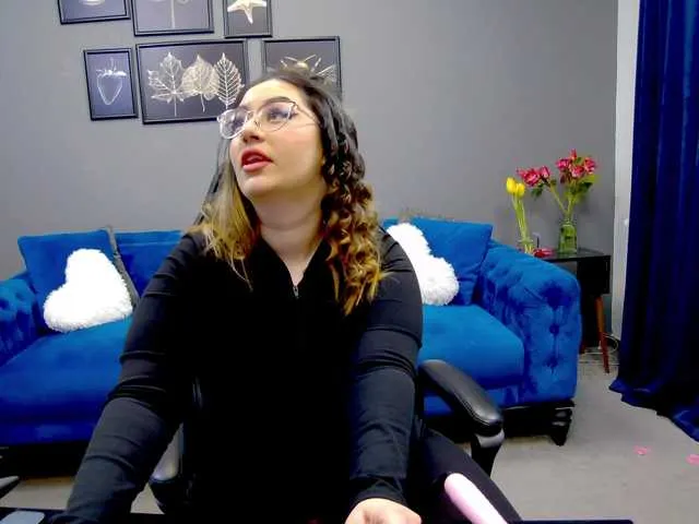 Live sex webcam photo for KateWalker #290677896