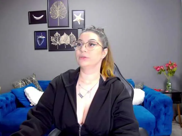 Live sex webcam photo for KateWalker #290751596