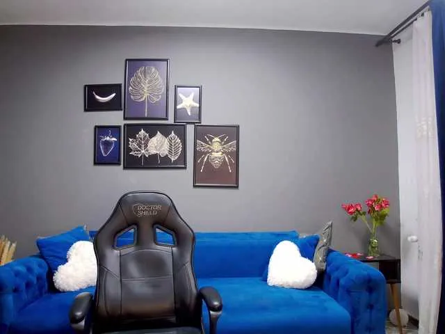 Live sex webcam photo for KateWalker #290775654