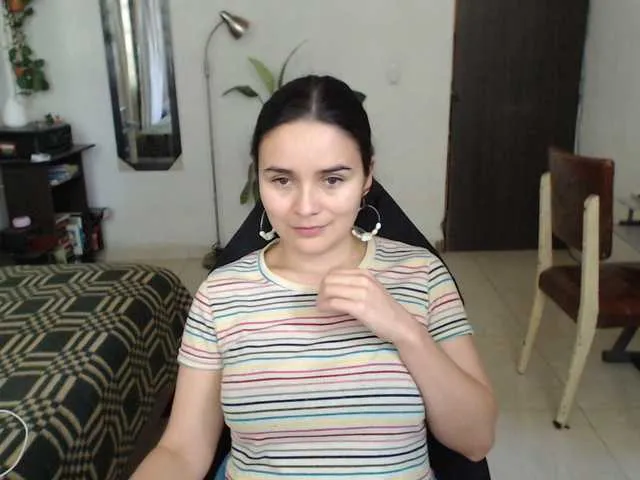 Live sex webcam photo for KateWinsex #291536758