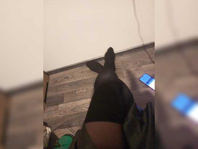 Live sex webcam photo for Kategoldfish #276826457