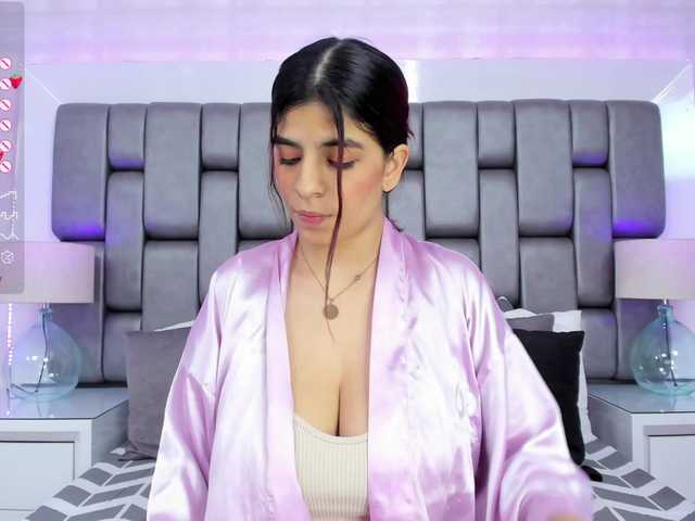 Live sex webcam photo for KatelynReid #276545471