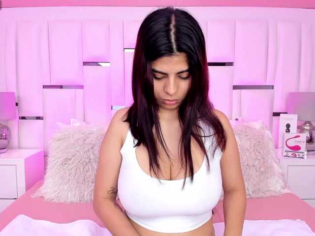 Live sex webcam photo for KatelynReid #276759478