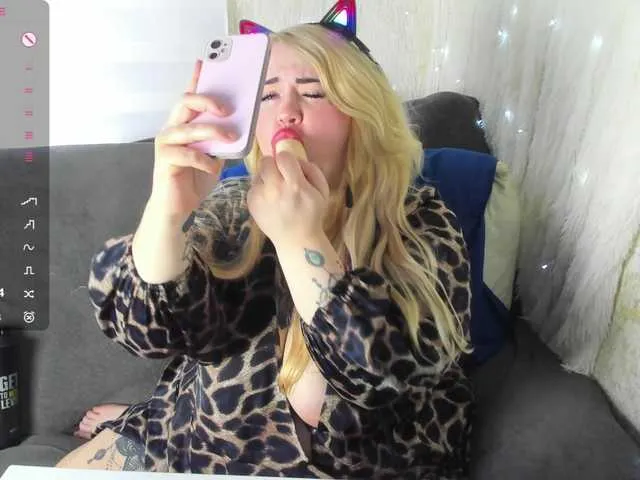 Live sex webcam photo for KaterinaDell #291772305