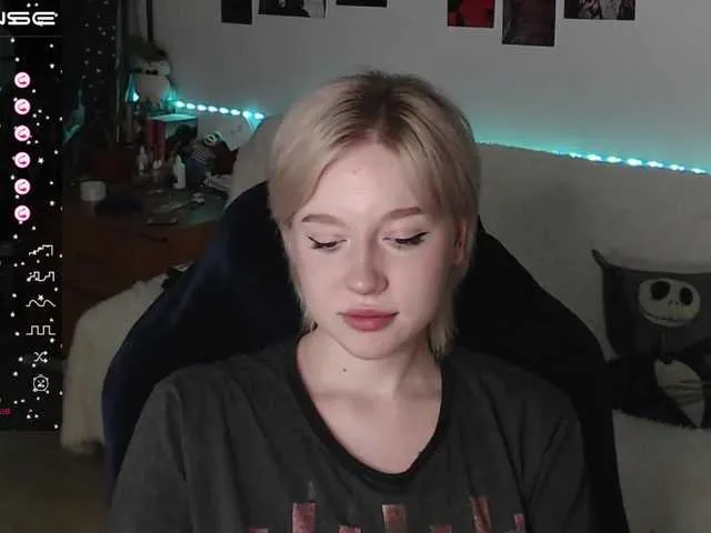 Live sex webcam photo for KaterinaJoyX #275576086