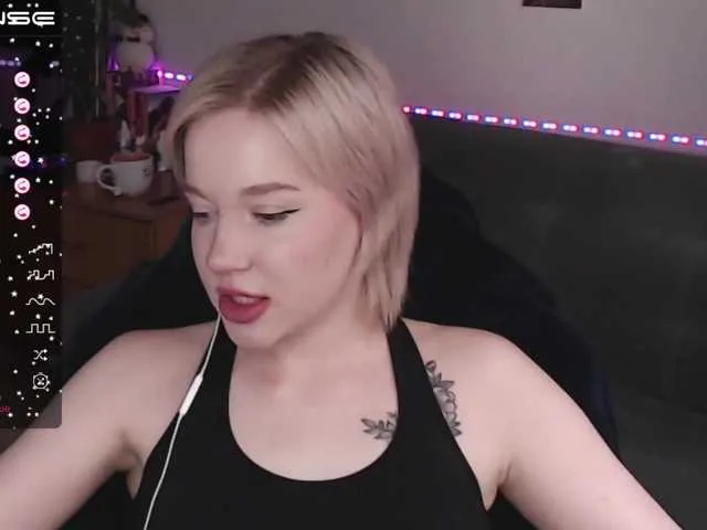 Live sex webcam photo for KaterinaJoyX #275589530