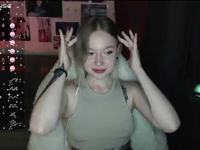 Live sex webcam photo for KaterinaJoyX #277108260