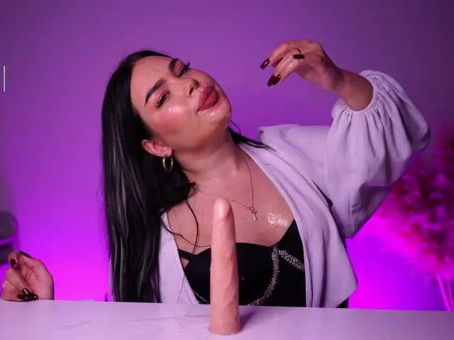 Live sex webcam photo for KaterineTailor #290898102