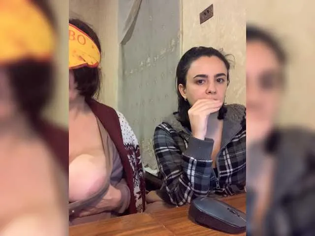 Live sex webcam photo for Katernia48 #271981858