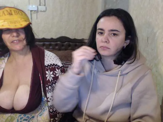 Live sex webcam photo for Katernia48 #272084510