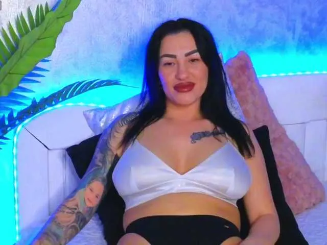 Live sex webcam photo for KateyRivaa #292075999