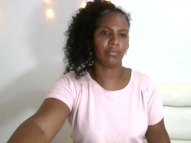 Live sex webcam photo for KathalinaArevalo #278007831