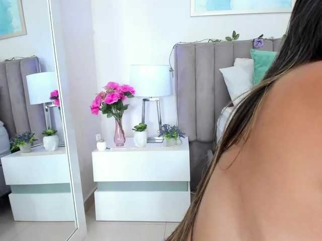 Live sex webcam photo for KatherineCoan #272831522