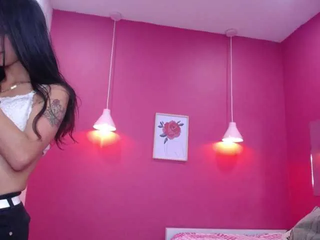 Live sex webcam photo for Kathira-18 #272361886