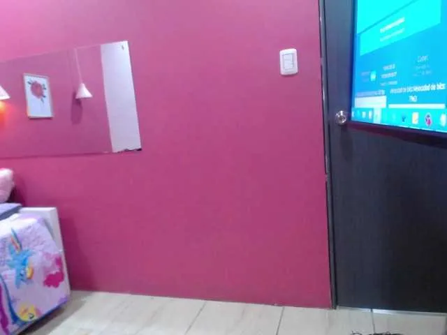 Live sex webcam photo for Kathira-18 #274272861