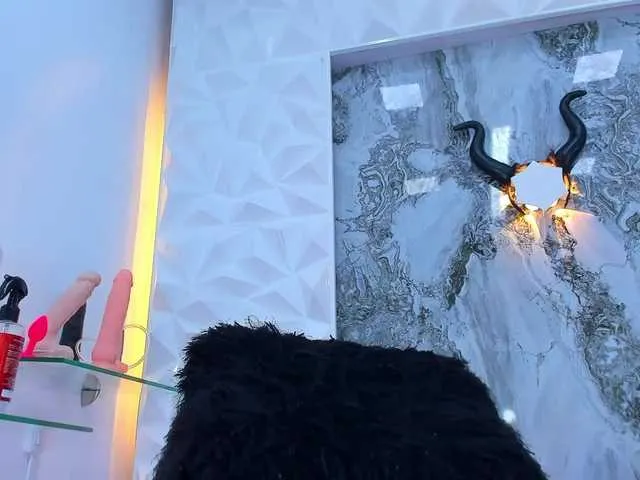 Live sex webcam photo for KatiaBridge #277914489