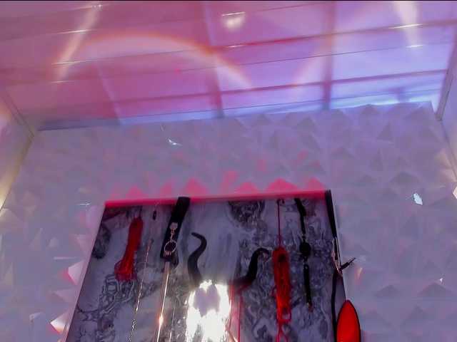 Live sex webcam photo for KatiaBridge #290030143