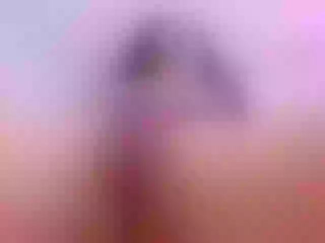 Live sex webcam photo for KatieNolan #272283352