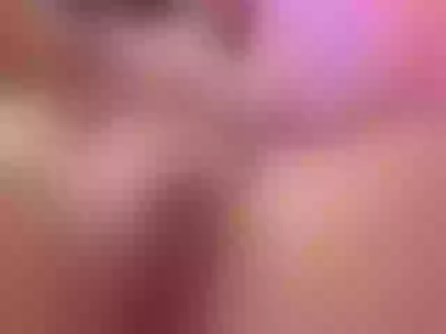 Live sex webcam photo for KatieNolan #272551705