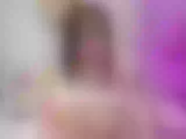 Live sex webcam photo for KatieNolan #272723059
