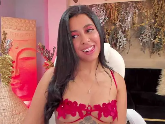 Live sex webcam photo for KatieNolan #273345770