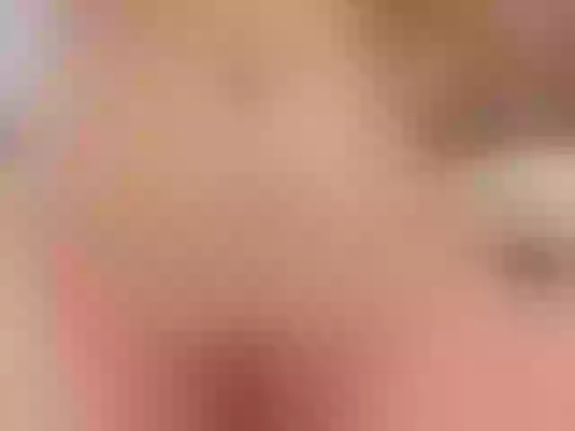 Live sex webcam photo for KatieNolan #273347933
