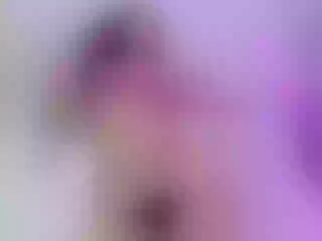 Live sex webcam photo for KatieNolan #274066118