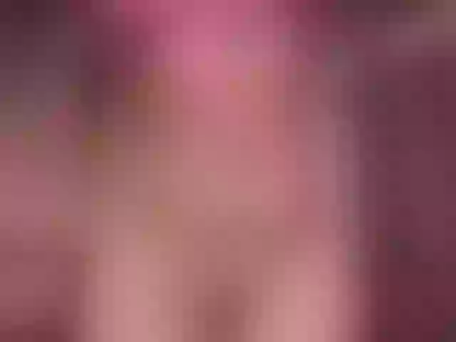 Live sex webcam photo for KatieNolan #276306715