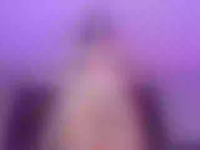 Live sex webcam photo for KatieNolan #276442086