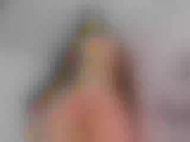 Live sex webcam photo for KatieNolan #276469227