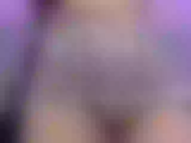 Live sex webcam photo for KatieNolan #276759689