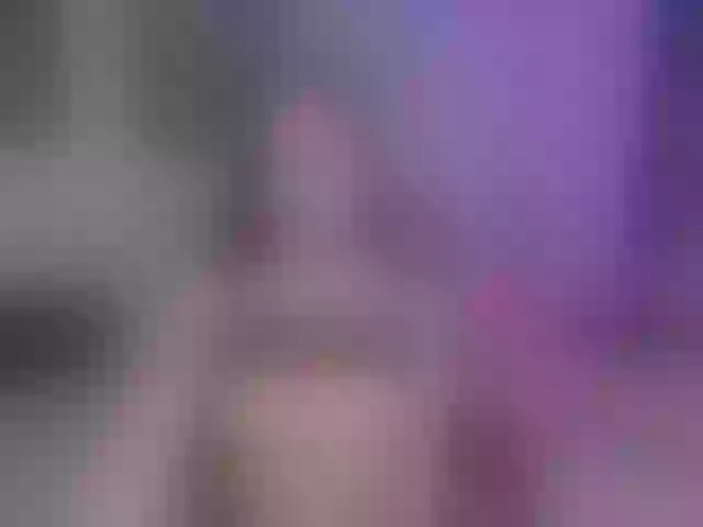 Live sex webcam photo for KatieNolan #276908775