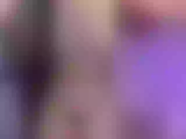 Live sex webcam photo for KatieNolan #277519934