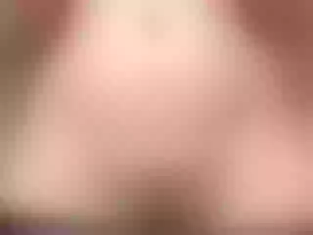 Live sex webcam photo for KatieNolan #277539408