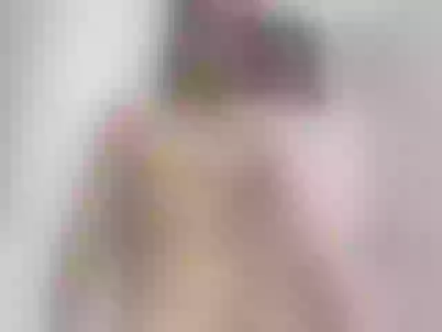 Live sex webcam photo for KatieNolan #277550447