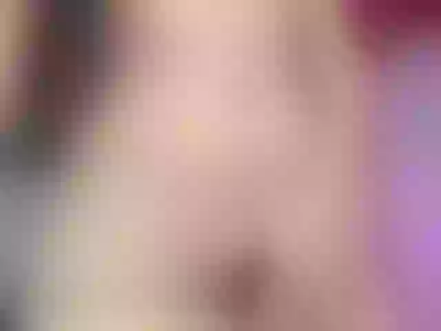 Live sex webcam photo for KatieNolan #277711162
