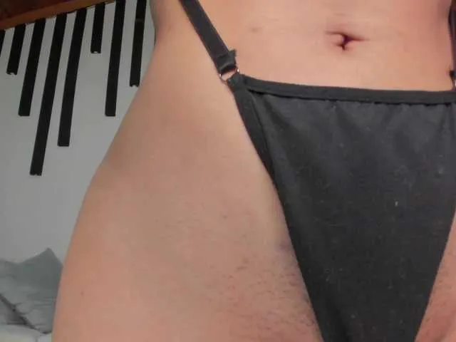 Live sex webcam photo for KatieNolan #290604768