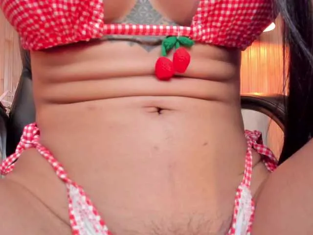 Live sex webcam photo for KatieNolan #290659015