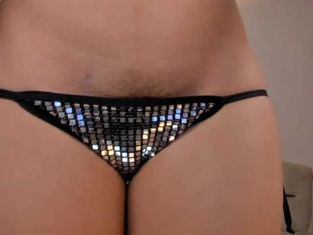 Live sex webcam photo for KatieNolan #291573347
