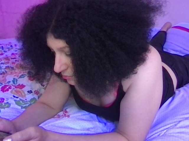 Live sex webcam photo for KatieT #289753464