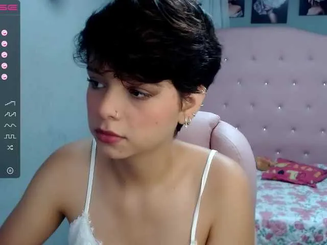 Live sex webcam photo for Katiehs #272631240